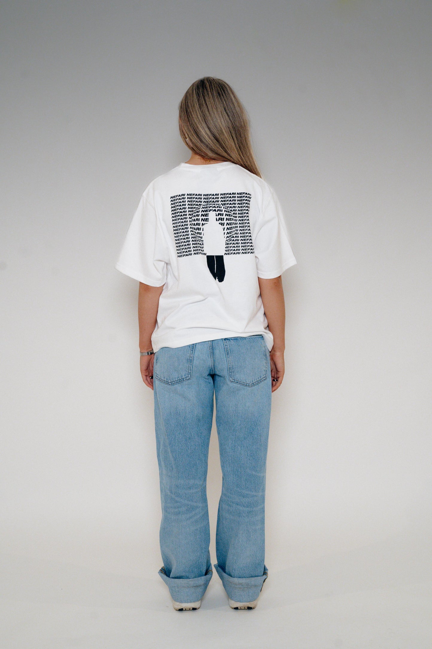 SILHOUETTE TEE